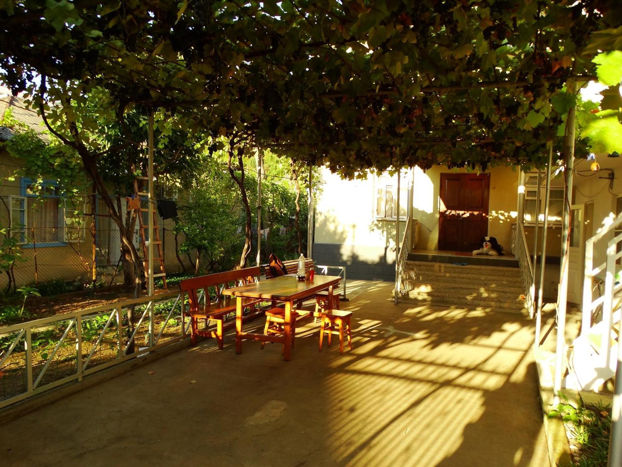 Guest House Vladimir Gagra Exterior foto